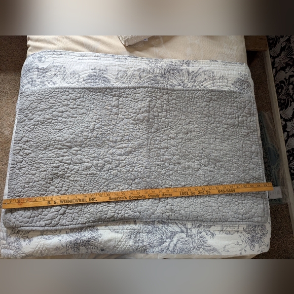 Pottery Barn Belgium Flax Linen Floral Stitch King Shams Set Of 2 - Picture 6 of 9